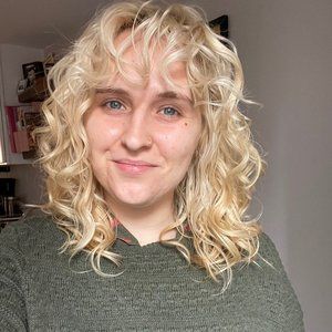 Meet your Posher, Cynthia